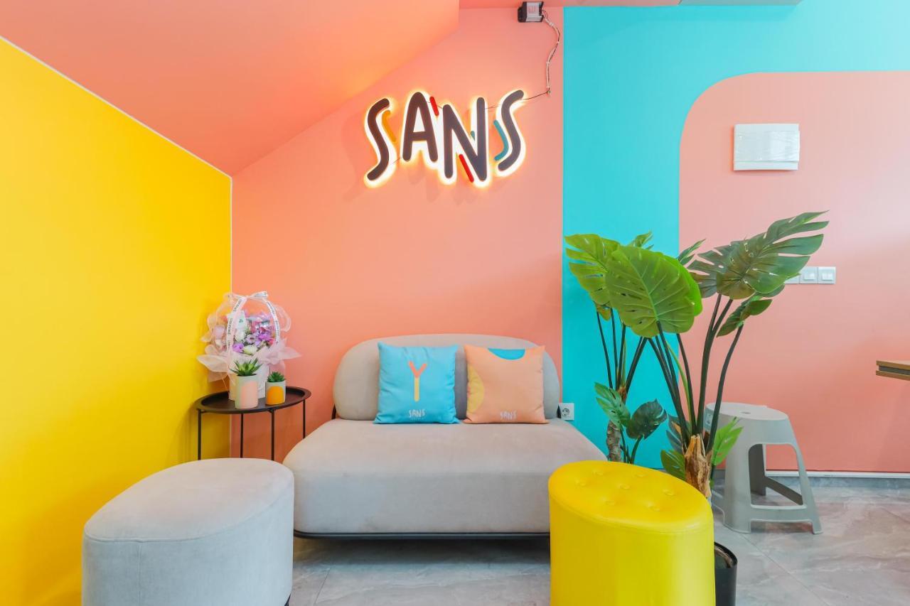 Sans Hotel Clover Ace Surabaya By Reddoorz Zewnętrze zdjęcie